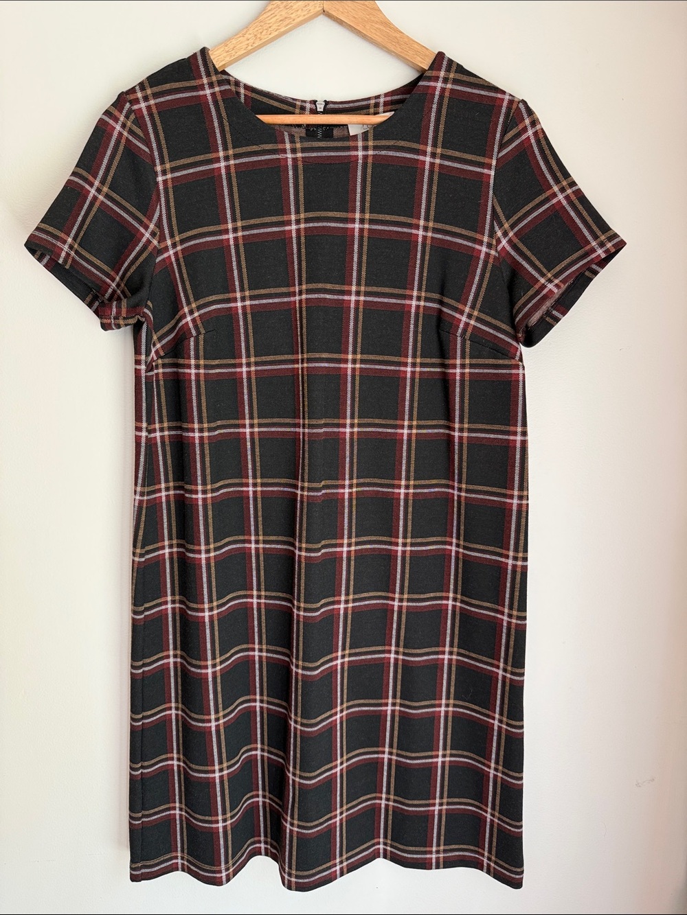 LOFT Black Plaid Short-Sleeve Shift Dress with Red and Tan Accents Medium